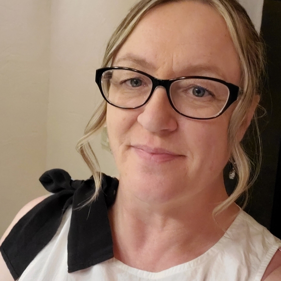 Meet your Posher, Cara - Picture 4 of 5